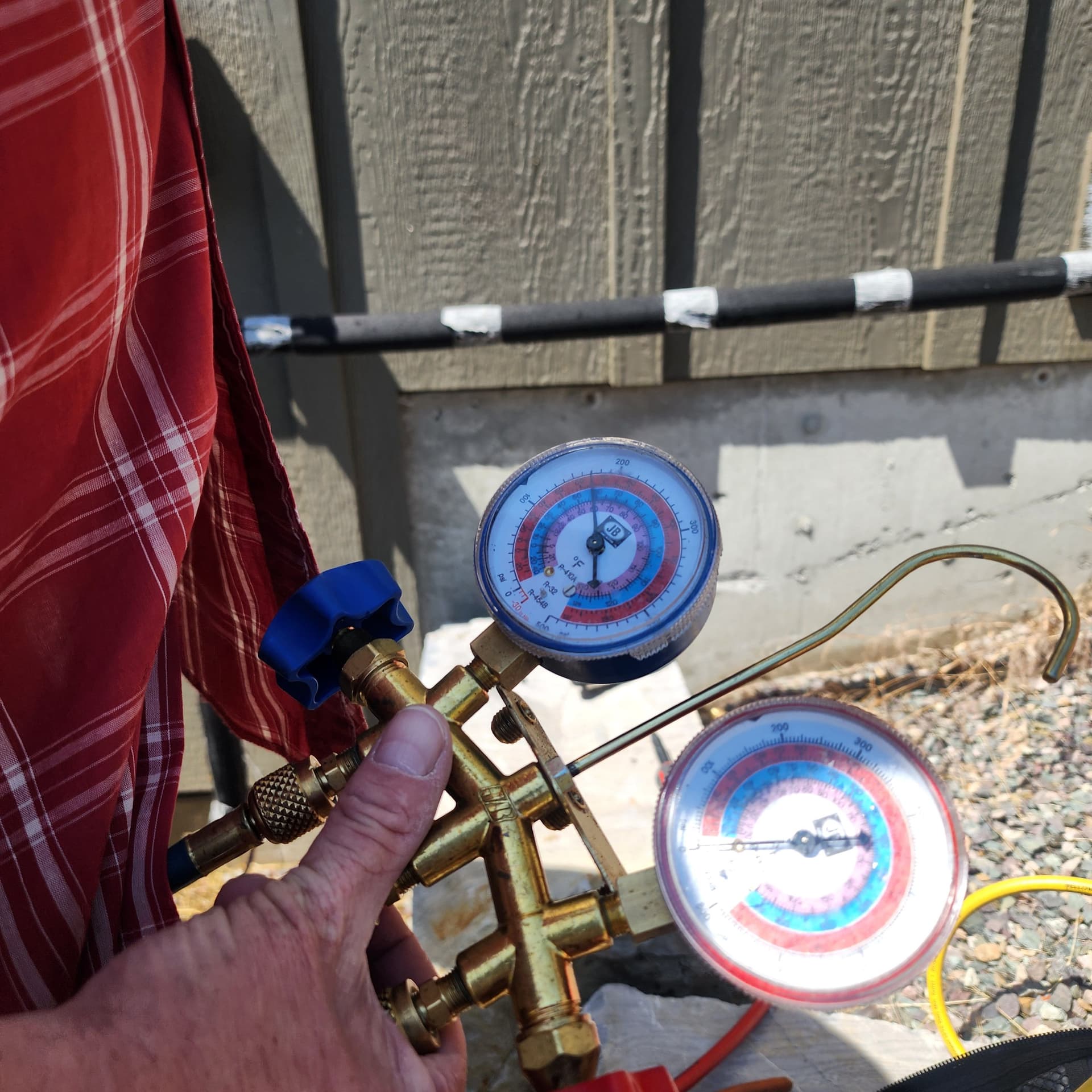 Gallery photos for Dirty Coil and Low Refrigerant Were Killing This AC: Image #7